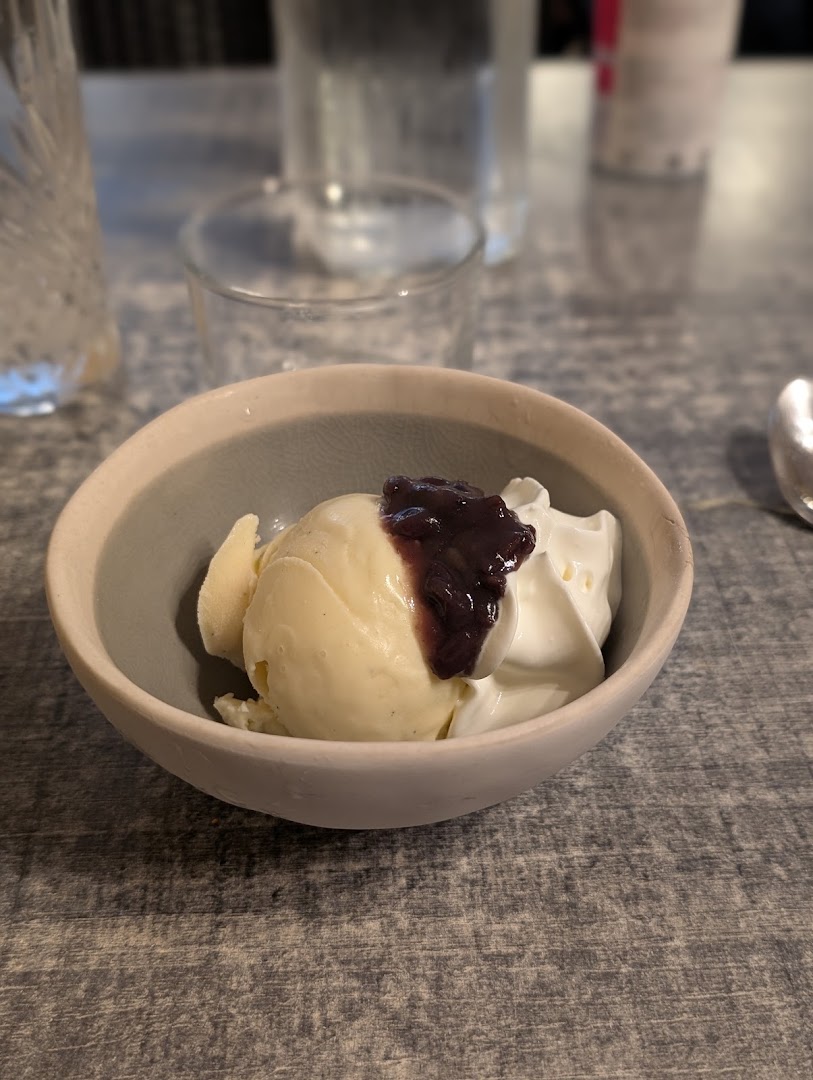Glace claire accompagnée d’une pâte de haricot rouge
